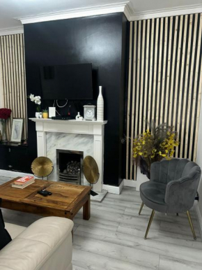 Charming Victorian Retreat 4BR House in Central Manchester